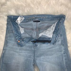 Women’s Light Wash American Eagle Skinny Jeans